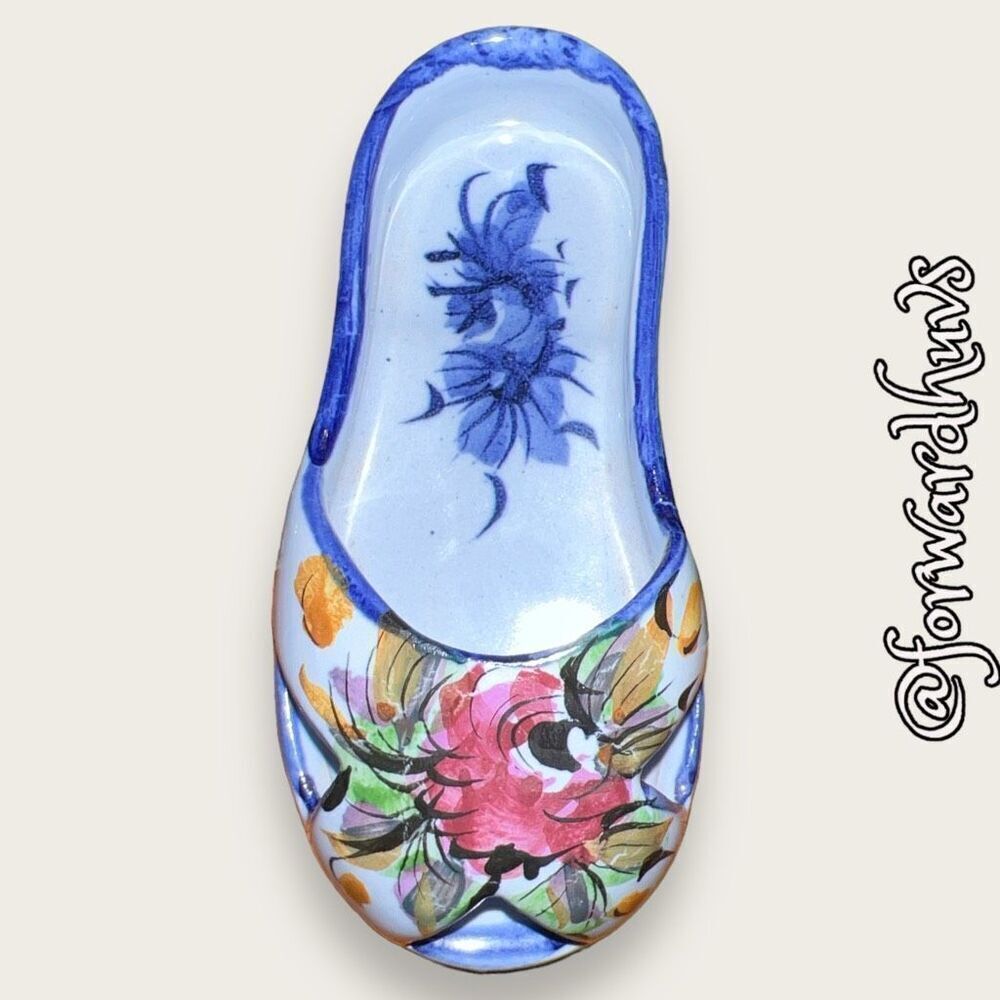 Hand Painted 4 3/4” Vestal Alcobaca Portugal Shoe Dish